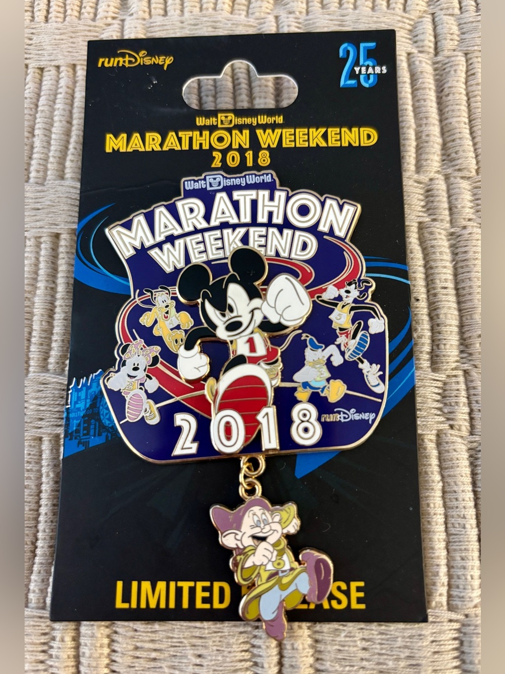 DISNEY 2018 25th Anniversary WDW Marathon Weekend Jumbo Dangle Pin